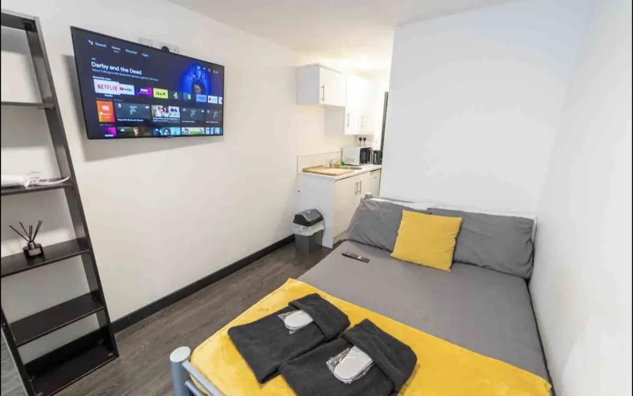Staysa Equipped Studios Near Qe And Uob In Guesthouse Close To The City! Birmingham Dış mekan fotoğraf