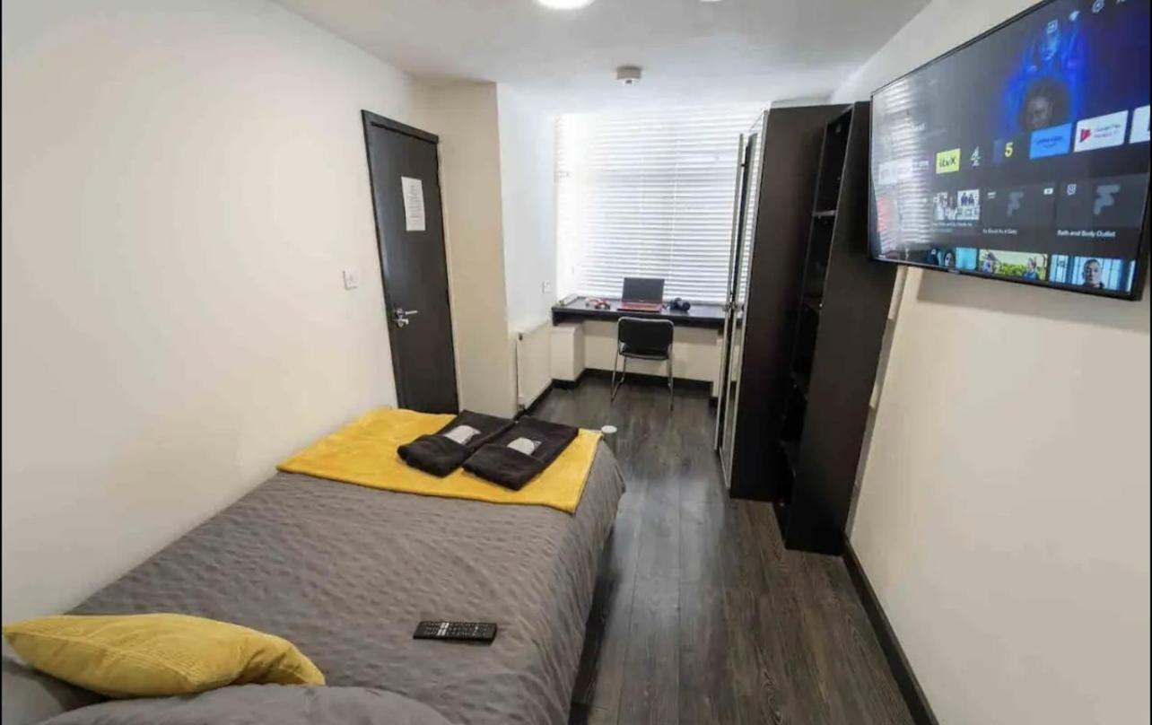 Staysa Equipped Studios Near Qe And Uob In Guesthouse Close To The City! Birmingham Dış mekan fotoğraf